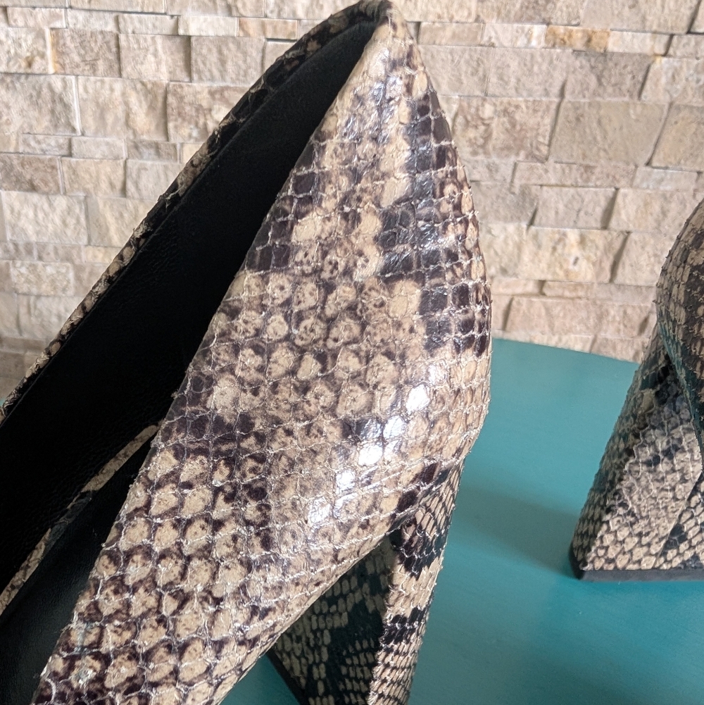 M.Gemi Made In Italy Lustro Snake-Embossed Python Leather Block Heel Pumps EU 38 image 7